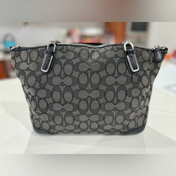 Coach signature handbag, black leather - Picture 2 of 14